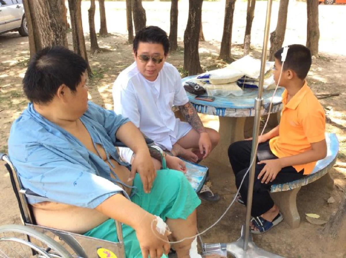 "เอกชัย แซ่เตียว" สิงห์ฮาร์เล่ย์ใจบุญ แจกรถวีลแชร์ผู้ยากไร้