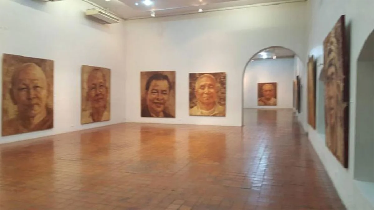 ‘เกิดแต่ดิน’ นิทรรศการจิตรกรรมเขียนดิน โดย สมภพ บุตราช