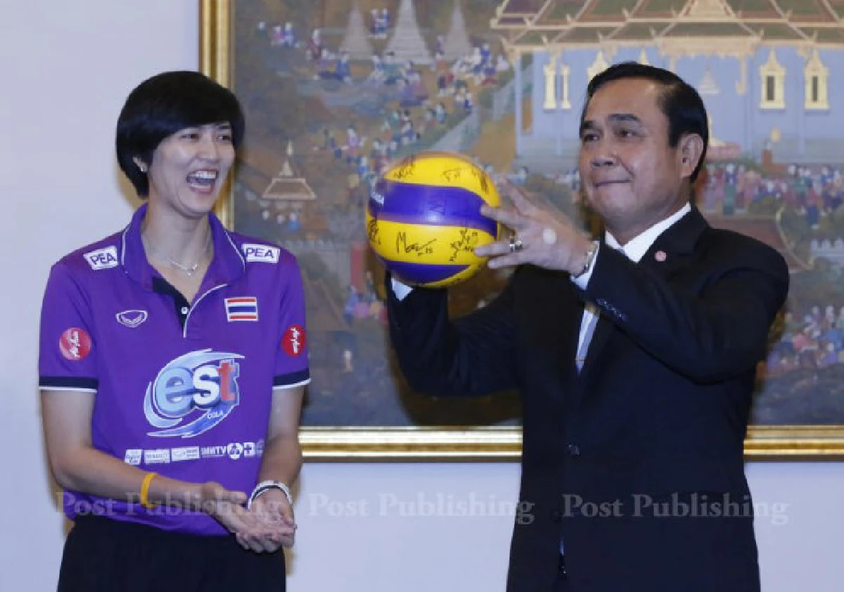 "บิ๊กตู่"ต้อนรับลูกยางสาว"อดีตกัปตันกิ๊ฟ"แซวตบหนักมาก
