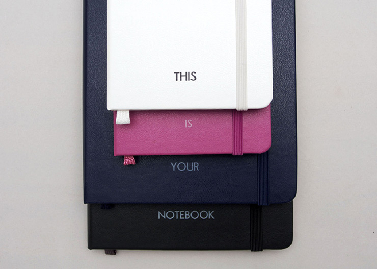MOLESKINE มอบพลังสร้างสรรค์ด้วยบริการ PERSONALIZED SERVICE ให้ลูกค้าได้ออกแบบหน้าปกสมุดด้วยคาคมเก๋ๆ หรือชื่อในแบบของตัวเอง MOLESKINE มอบพลังสร้างสรรค์ด้วยบริการ PERSONALIZED SERVICE ให้ลูกค้าได้ออกแบบหน้าปกสมุดด้วยคาคมเก๋ๆ หรือชื่อในแบบของตัวเอง