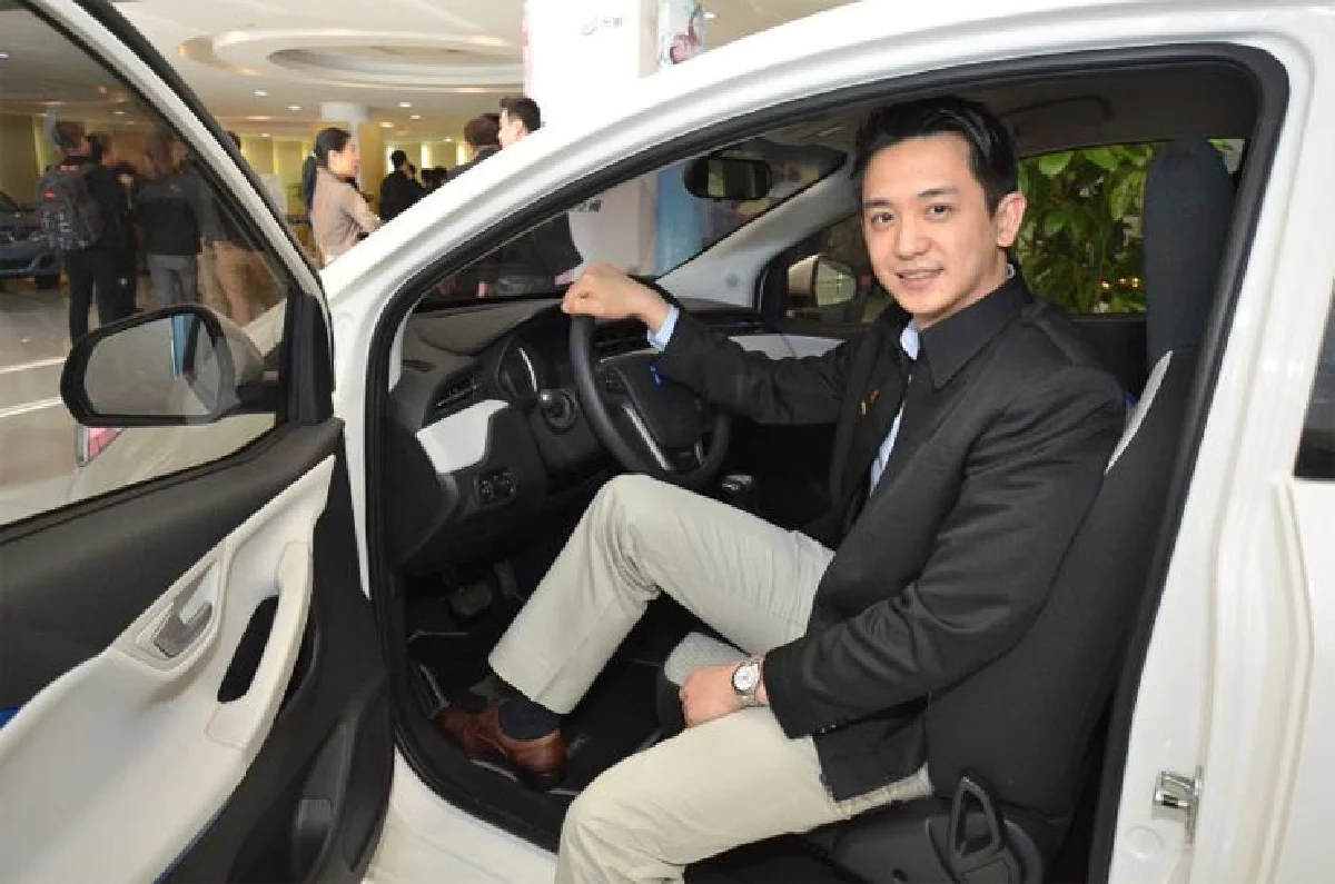 อัลตร้า เวลท์ พานักธุรกิจไทยกระทบไหล่ นักธุรกิจระดับโลก