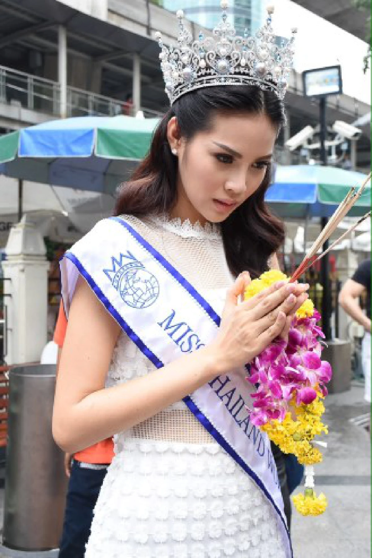 "ไดร์-จิณณ์ณิตา" สาวเชียงรายคว้ามงกุฎมิสไทยแลนด์เวิลด์ 2016