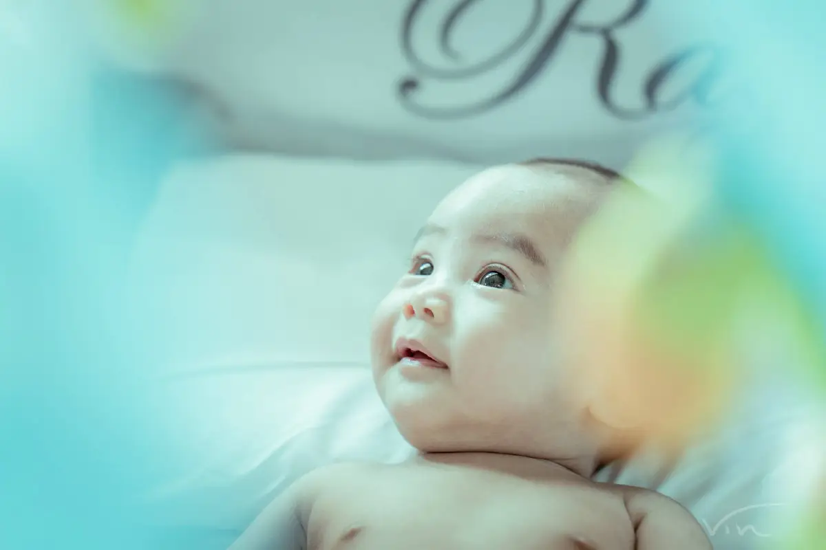 ภาพน่ารักสุดอบอุ่น! ทาทา-หมอ อุ้มลูกชายถ่ายแบบครั้งแรก