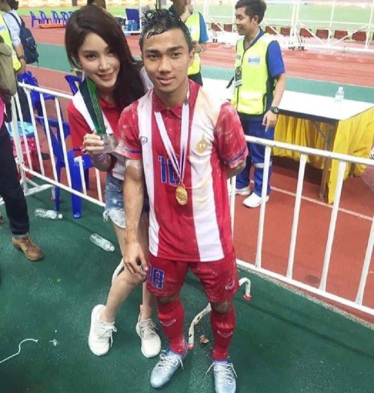 จิ้นเเรง "เมย์ พิชญ์นาฏ" บอกถึงเลอะก็รัก "เมสซี่เจ"