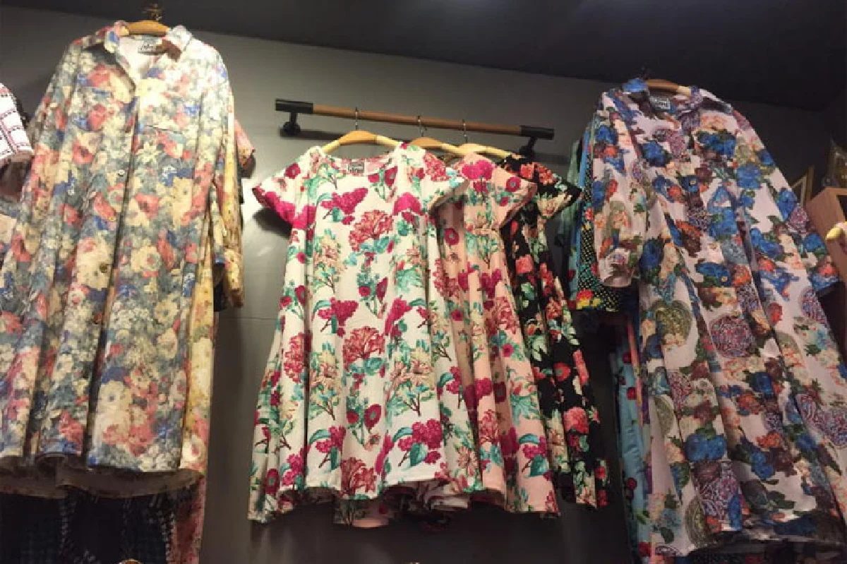 ทองย้อย เสื้อผ้าไทย ครองใจลูกค้าทั่วประเทศ