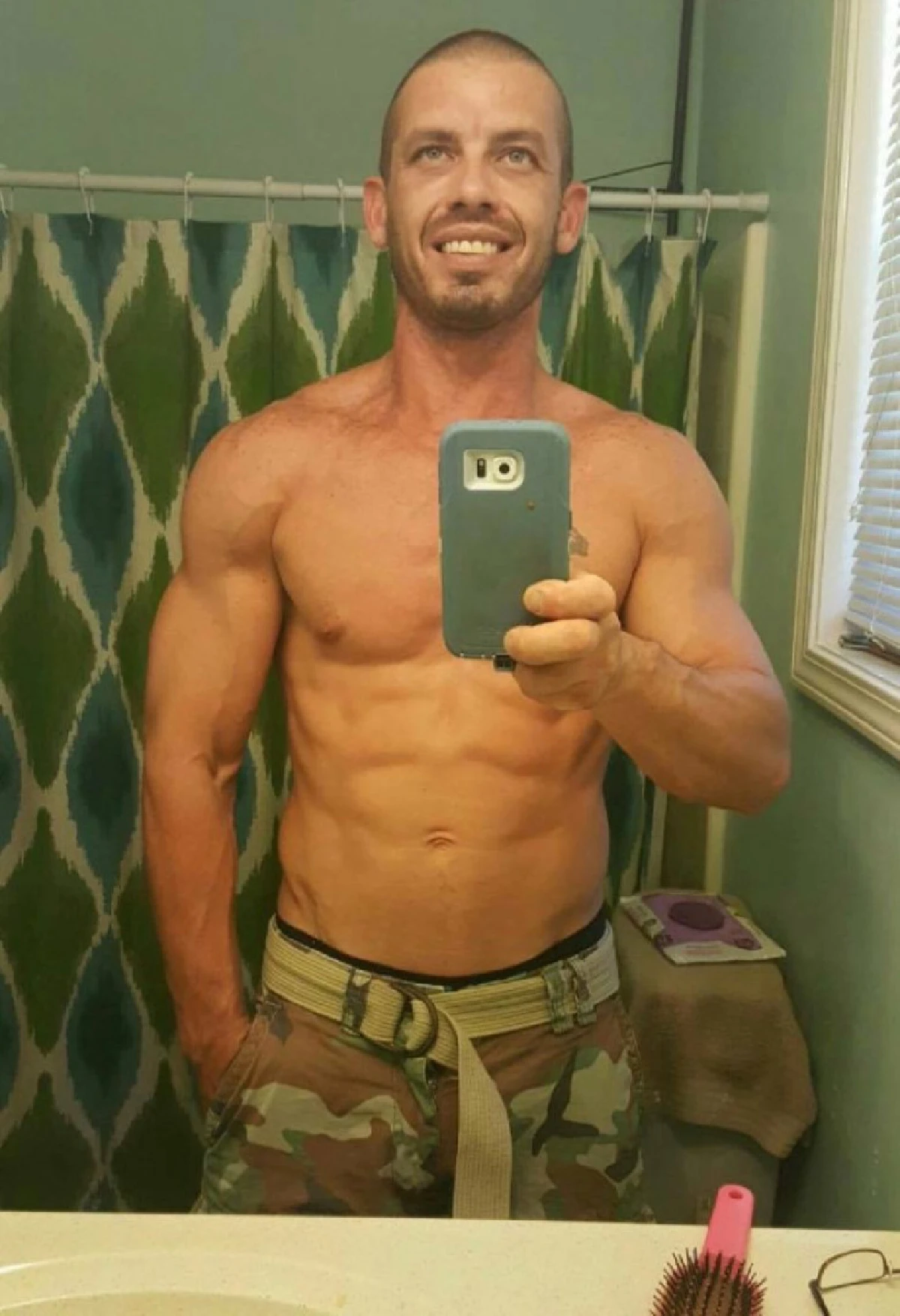 พิลึก!หญิงลาออกงานมาให้นมแฟนจากเต้าทุก2ชม. เชื่อช่วยเชื่อมสัมพันธ์รัก