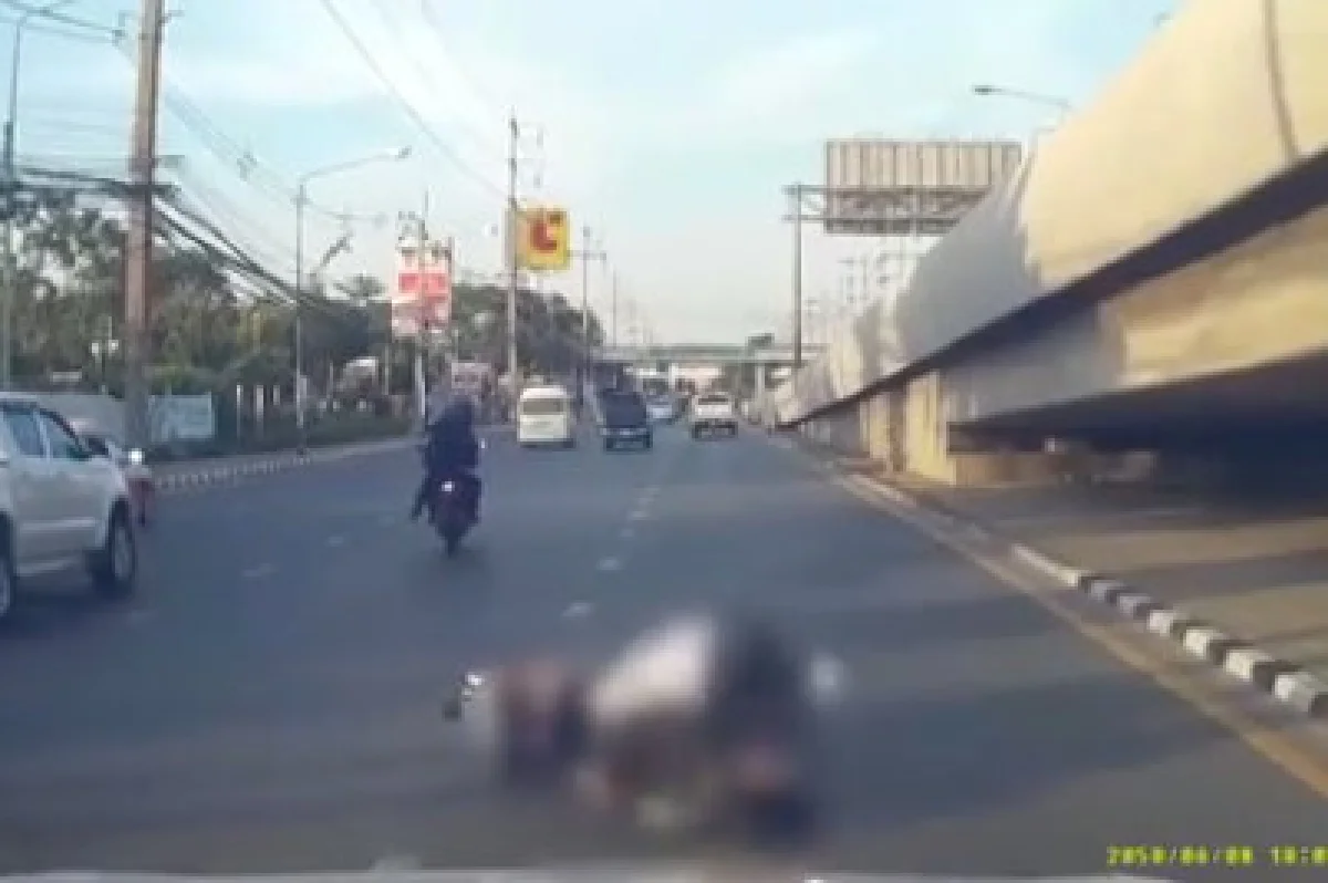 เผยคลิปโหดไล่ยิงโจ๋กลางถนนสุวินทวงศ์ใกล้ป้อมตำรวจ