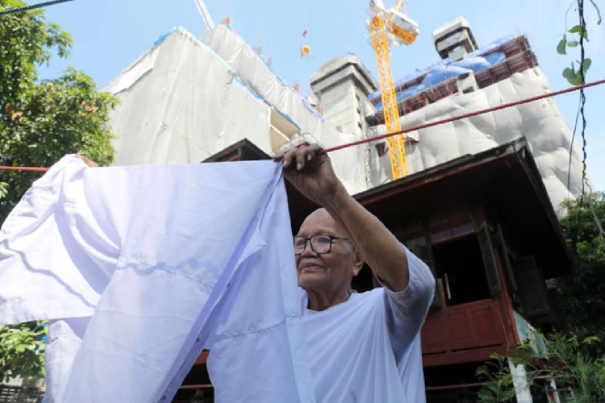 "100 ล้านก็ไม่ขาย ไม่อยากทำลายน้ำใจบรรพบุรุษ" เปิดใจแม่ชีกรรณิการ์ เจ้าของบ้านเก่าร้อยปีกลางกรุง