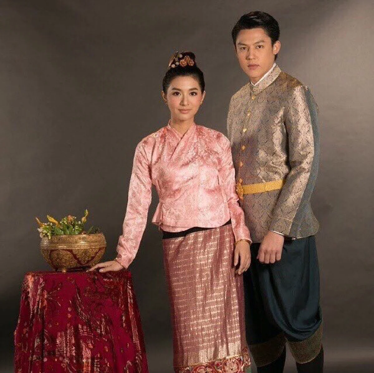 แคสติ้งปังคอสตูมเป๊ะ! หมาก-แต้ว-มิว ฟิตติ้งละคร รากนครา