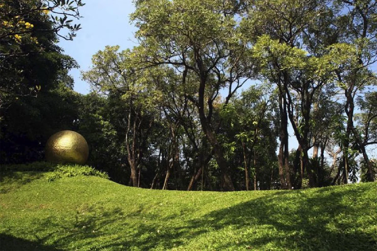 เสถียรธรรมสถาน เดินไปบนเส้นทาง แห่งความสงบ