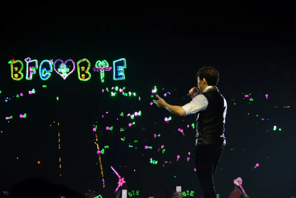 สนุกซึ้งมันส์ฮา..ครบรส! บี้ สุกฤษฎิ์ Love 10 ปีไม่มีหยุด