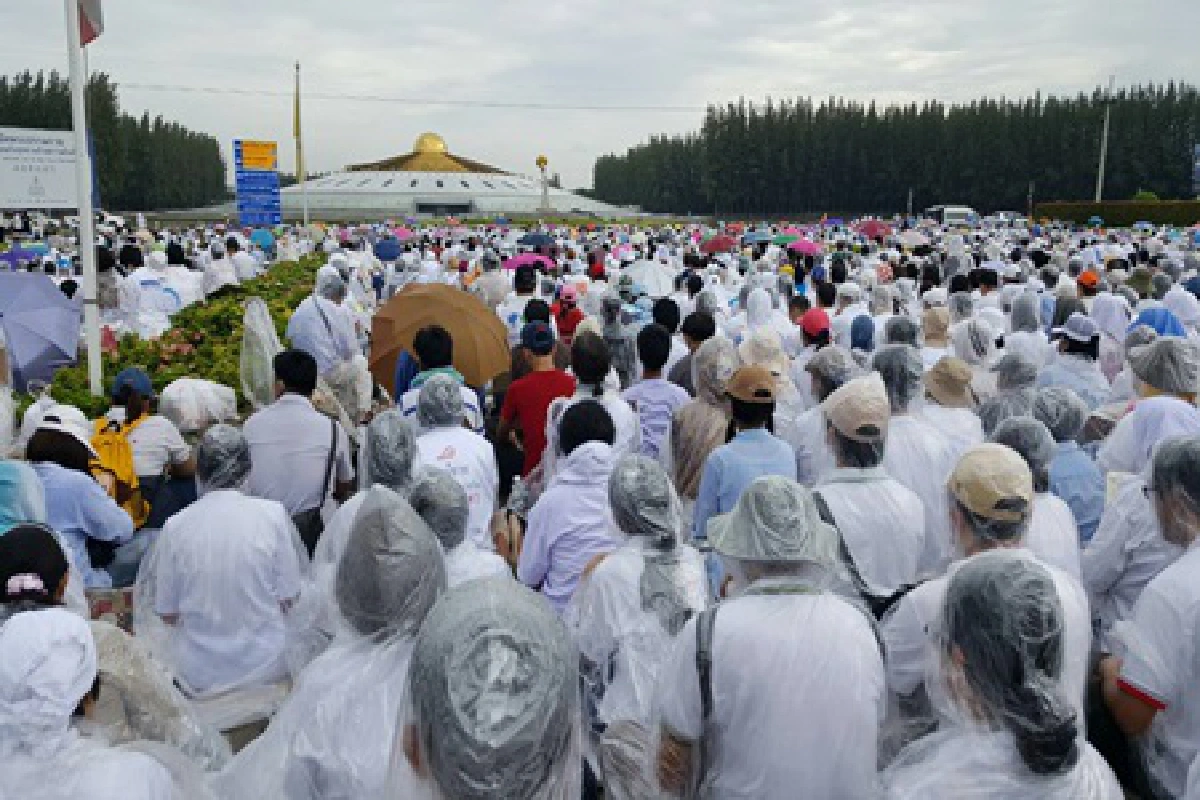 ดีเอสไอนำหมายค้นบุกจับพระธัมมชโยเช้านี้-ตร.4กองร้อยพร้อม