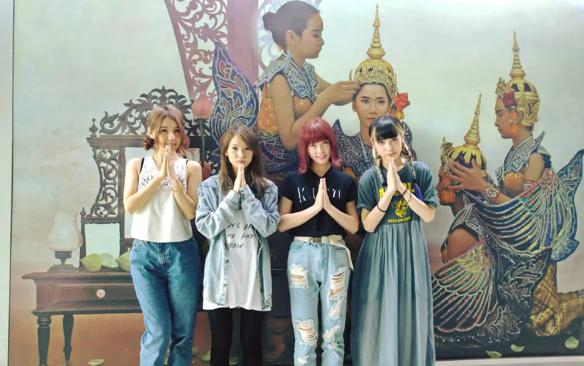 ถึงไทยแล้ว! สแกนดัล เกิร์ลแบนด์แดนปลาดิบมาตามนัด