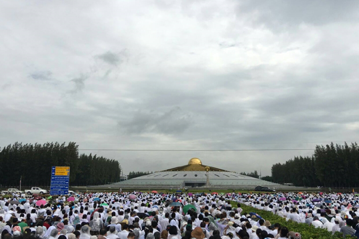 ดีเอสไอนำหมายค้นบุกวัดธรรมกาย-ศิษย์ขวางอ้างรอบ้านเมืองเป็นปชต.