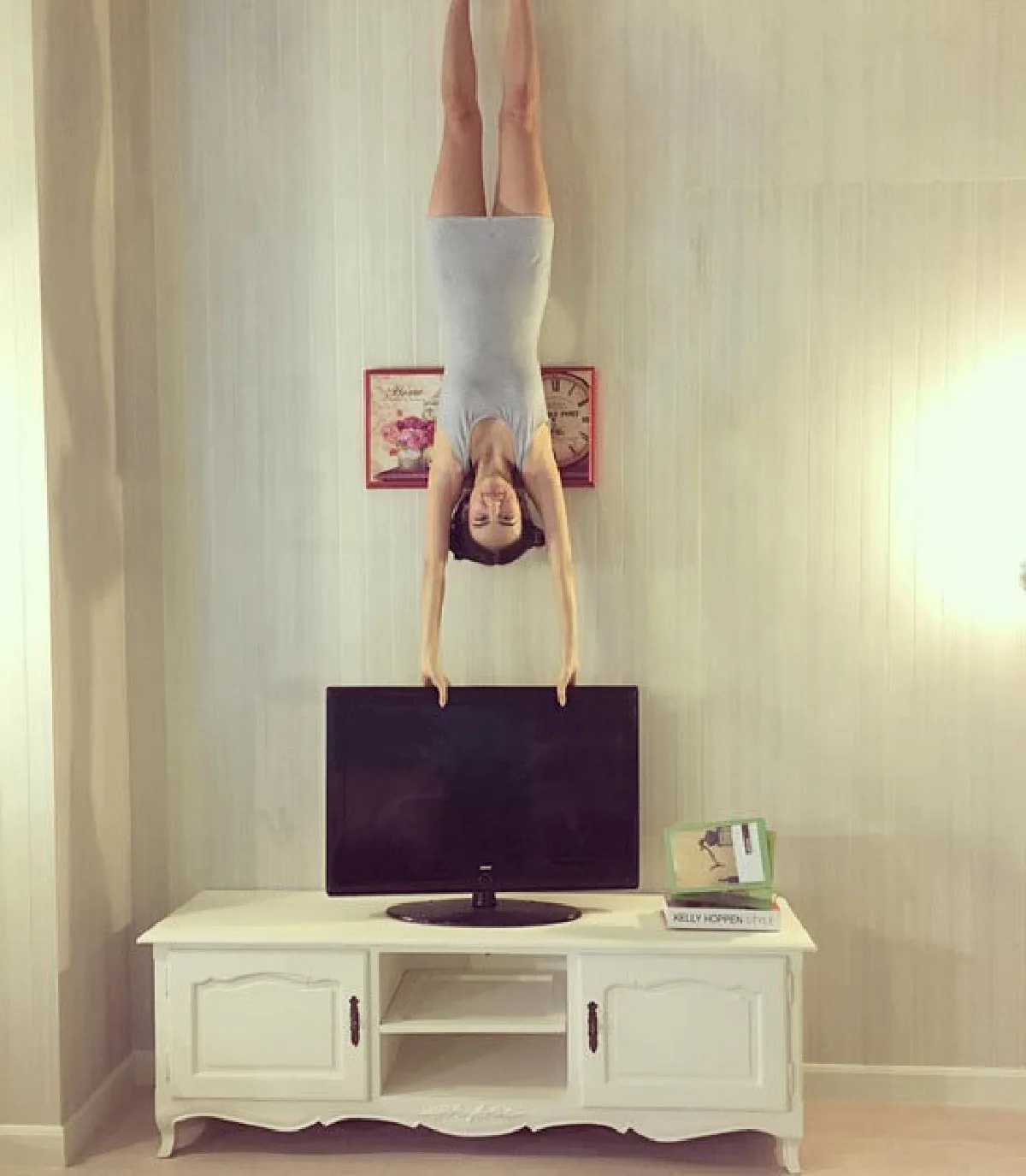 หน้าเด็กได้อีก! กิ๊บซี่ วนิดา สวมลุคแบ๊วสดใสในวันสบายๆ