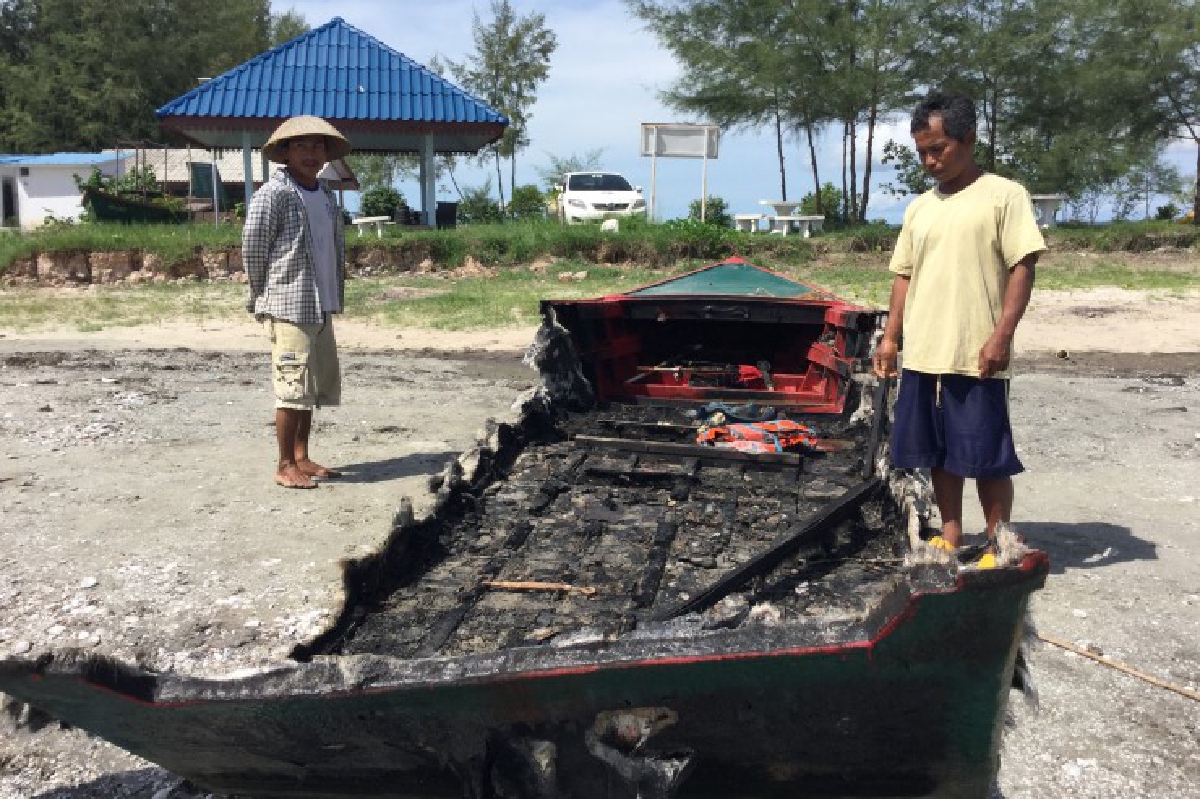 ผู้ว่าฯตรังสั่งล่าตัวมือเผาเรือประมงพื้นบ้าน ผู้ว่าฯตรังสั่งล่าตัวมือเผาเรือประมงพื้นบ้าน