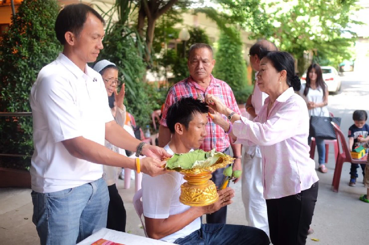 ภราดรบวชรอบ2ถวายในหลวง