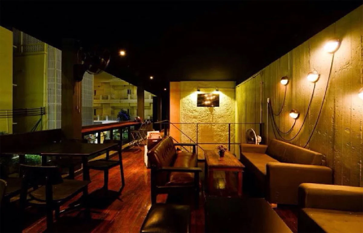 ‘สเวย์เดย์’  ร้านแฮงเอาต์ของคนเมือง