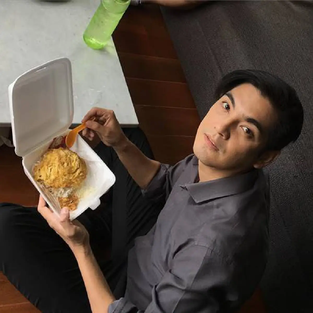 ยิ่งดูยิ่งหลงรัก! 10 ภาพชีวิตเรียบง่ายติดดินของ ศรราม เทพพิทักษ์