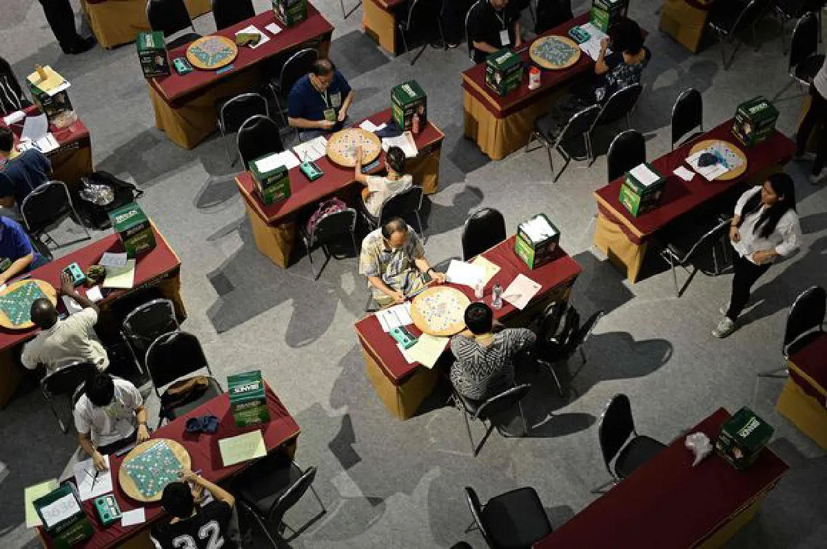 Thais master Scrabble without English