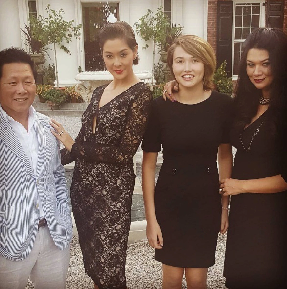 นางแบบตัวแม่ ลูกเกด-ซินดี้-เฮเลน รวมตัวถ่ายภาพกรุ๊ปช็อตสุดสตรอง