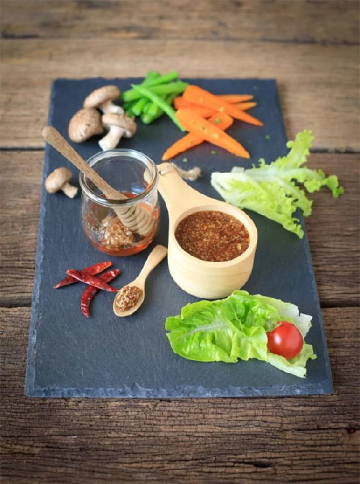 A well dressed bowl น้ำสลัด Honey Mustard