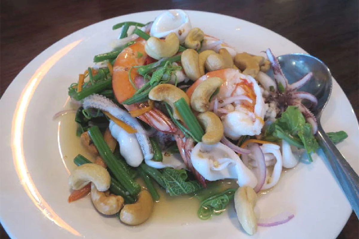 ครัวตะนาวศรี 2 เขาว่าเด็ดที่สวนผึ้ง