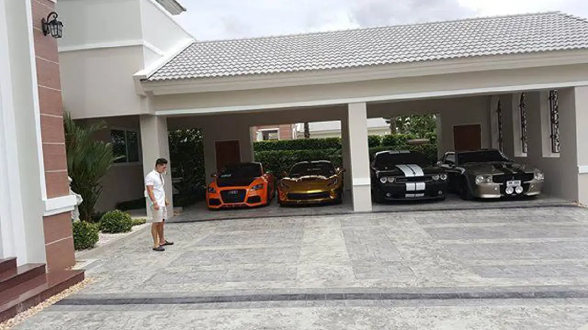 ส่องทุกซอกทุกมุม! บ้านหลังใหม่ ดีเจเพชรจ้า สวยหรูอลังการ