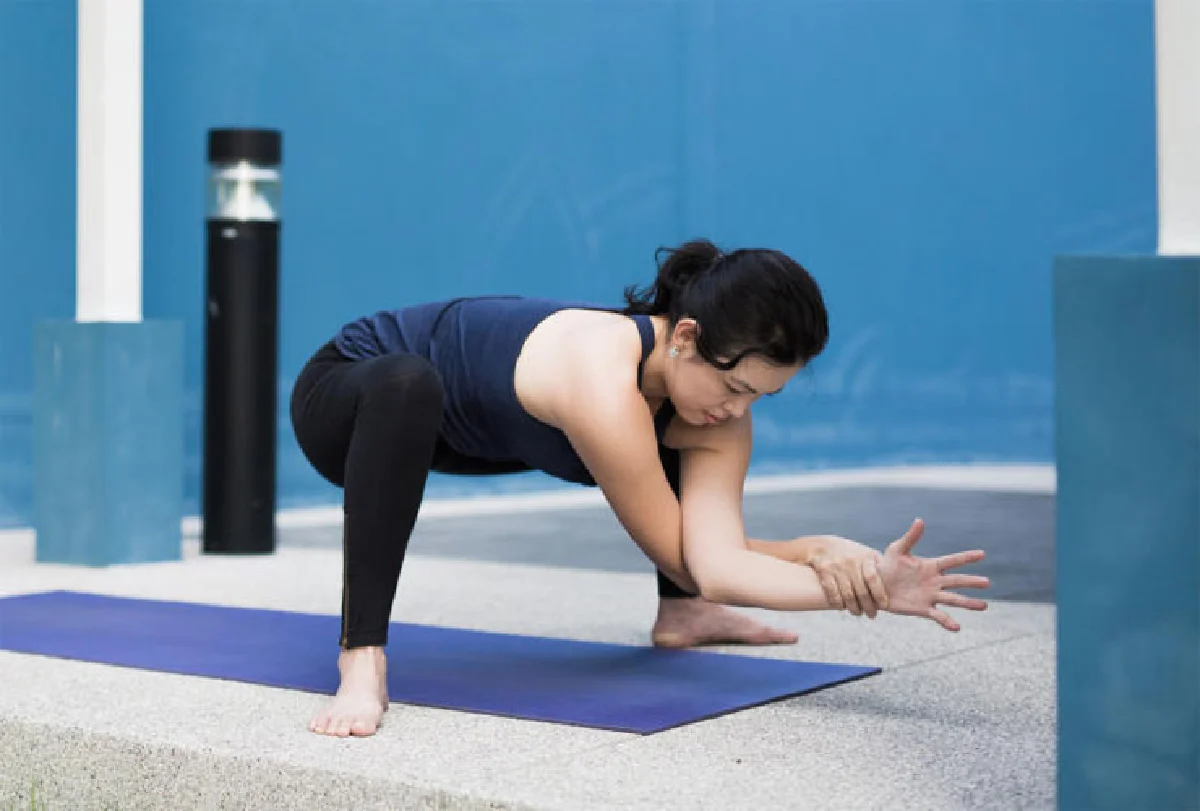 ท่ายืนสคอทแขนนกอินทรี