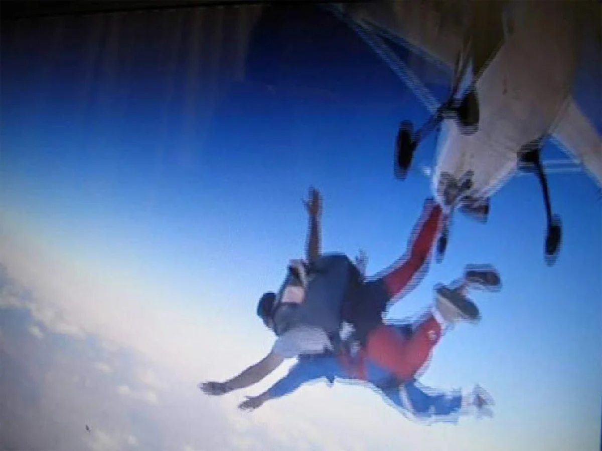 ทุกที่คือการทำงาน ‘รวิโรจน์ อัมพลเสถียร’