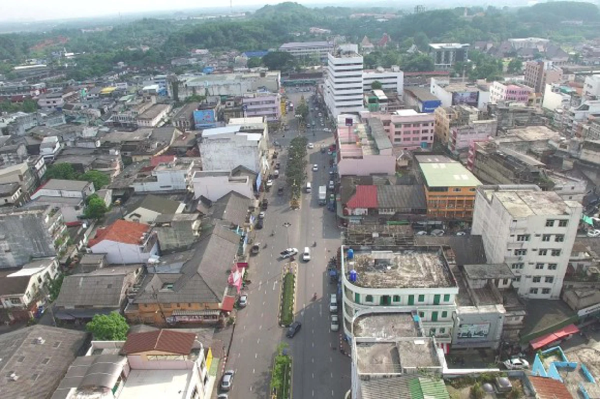 เปิดภาพมุมสูงเมืองตรังสุดเป็นระเบียบหลังนำสายไฟลงดิน