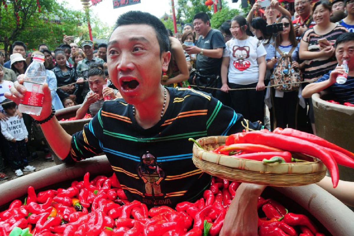 จีนท้าความเผ็ด!แข่งกินพริกชิงทองคำ จีนท้าความเผ็ด!แข่งกินพริกชิงทองคำ