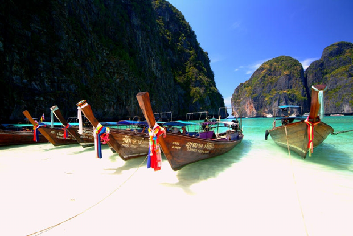 Phi Phi's Maya Bay: Overcrowding an environmental disaster