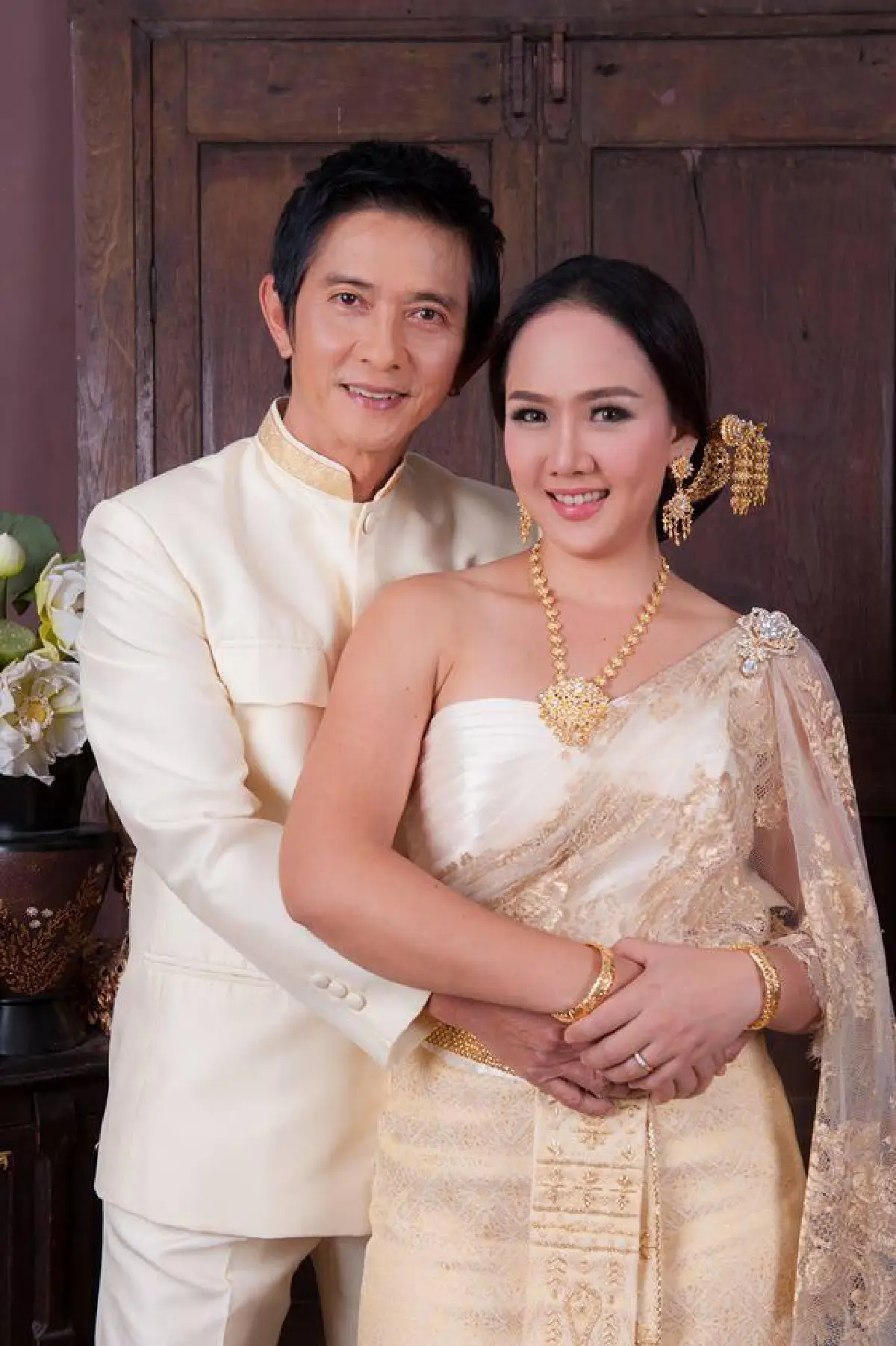 ดารารุ่นใหญ่ ทนงศักดิ์ เตรียมจูงมือแฟนสาวอายุห่าง 20 ปี เข้าพิธีวิวาห์