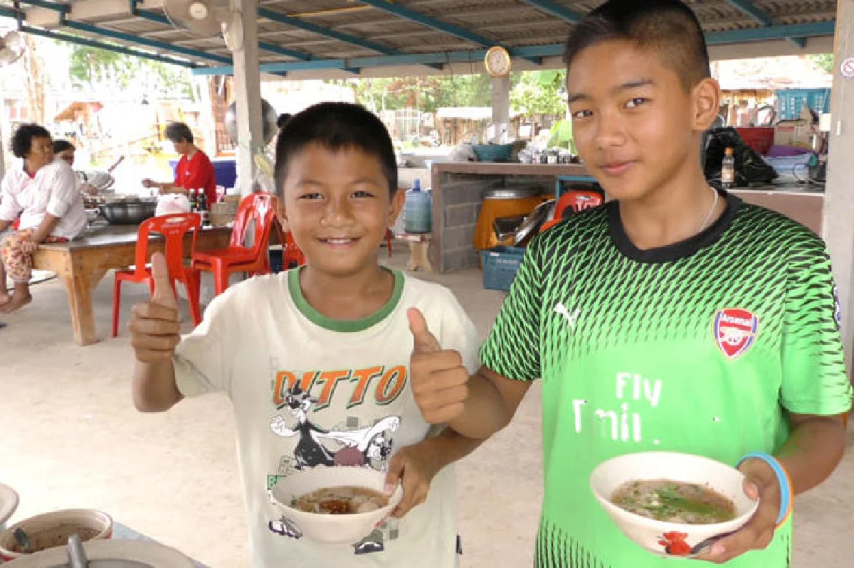 ก๋วยเตี๋ยวบุญ ชามละ 1 บาท