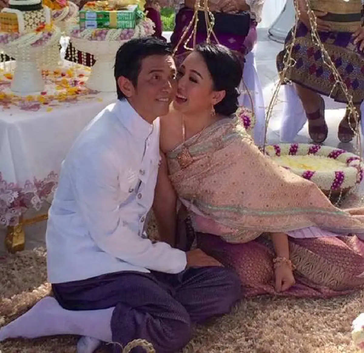 ทนงศักดิ์ จูงแฟนสาวเข้าพิธีวิวาห์แสนเก๋ จำลองงานวิ่งมาราธอน
