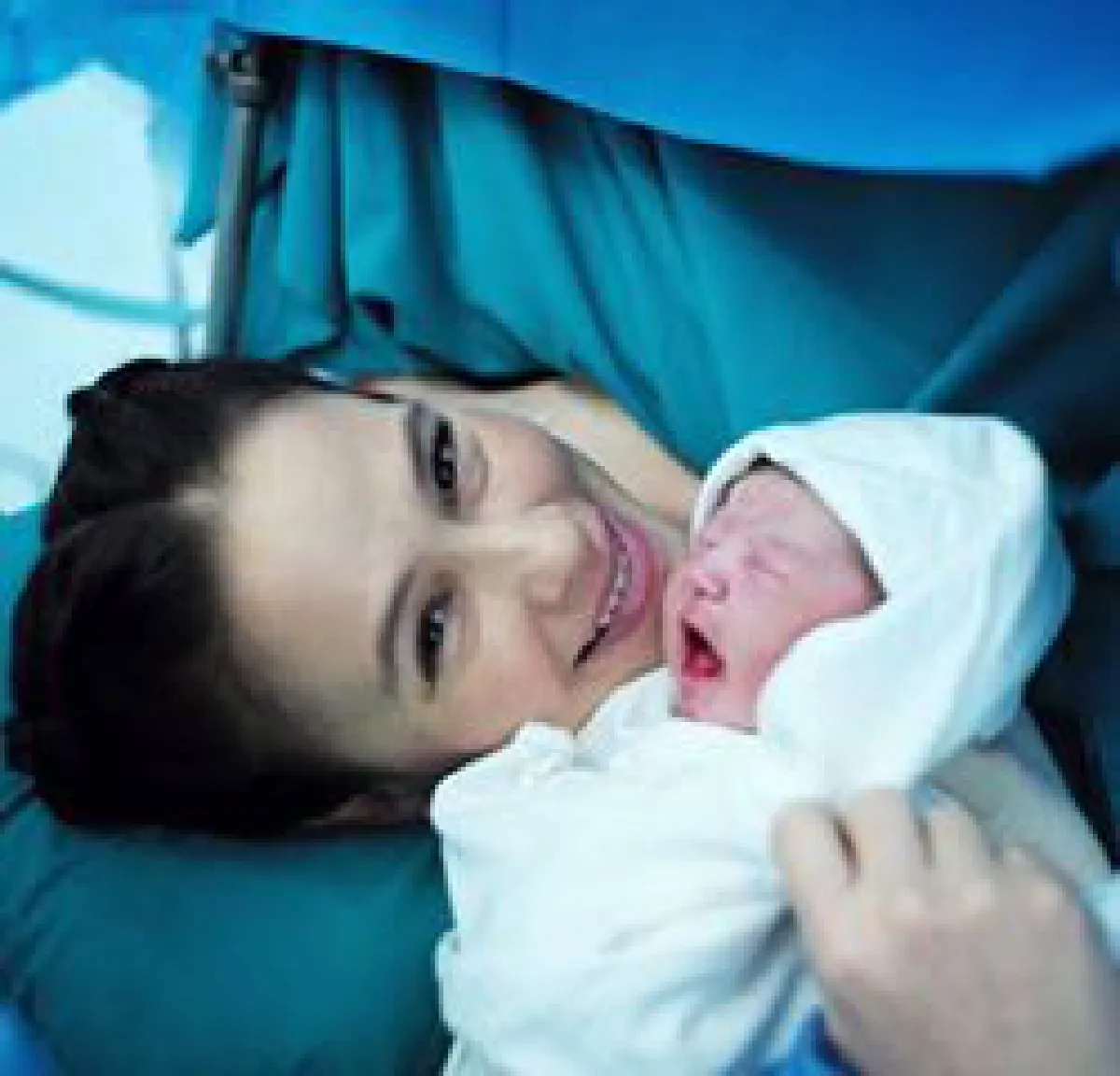 คลอดแล้วจ้า! น้องริชา ลูกสาวคนแรกของ แอน-ภูริ