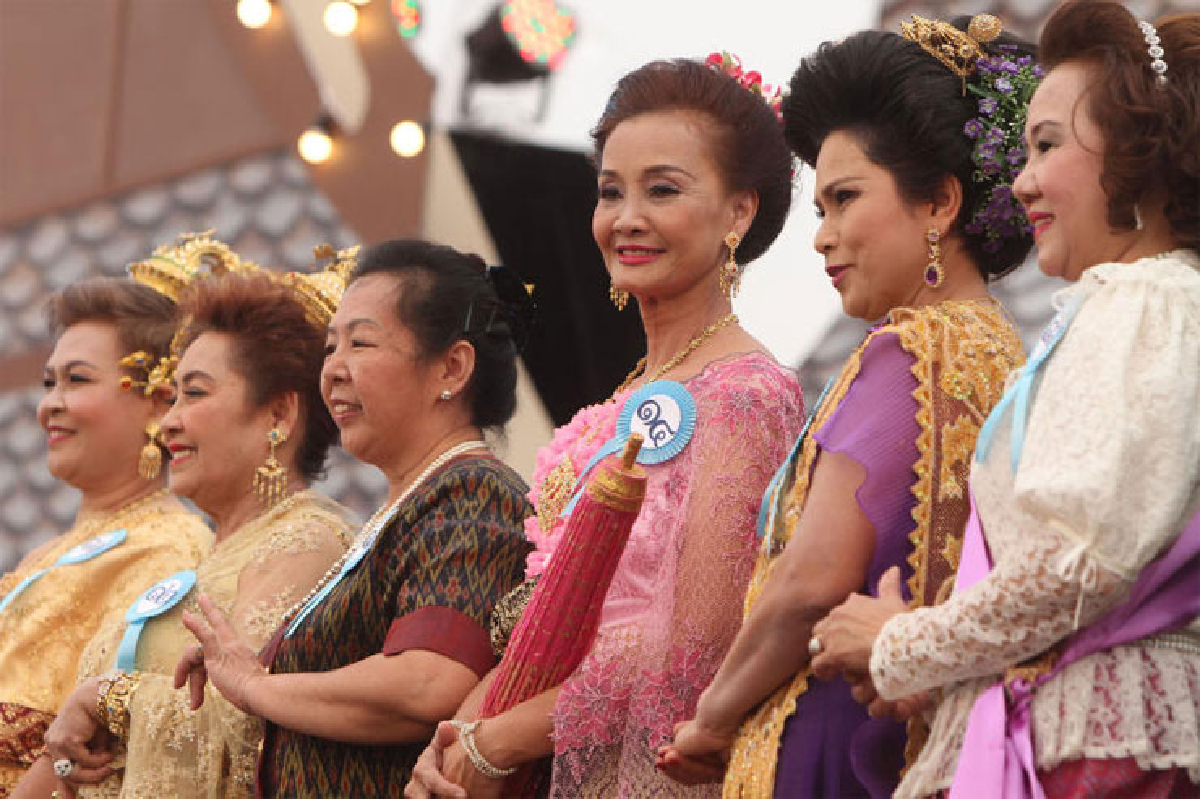 สุขทุกวันของชีวิต แม้สูงวัยก็สดใสร่าเริง สุขทุกวันของชีวิต แม้สูงวัยก็สดใสร่าเริง