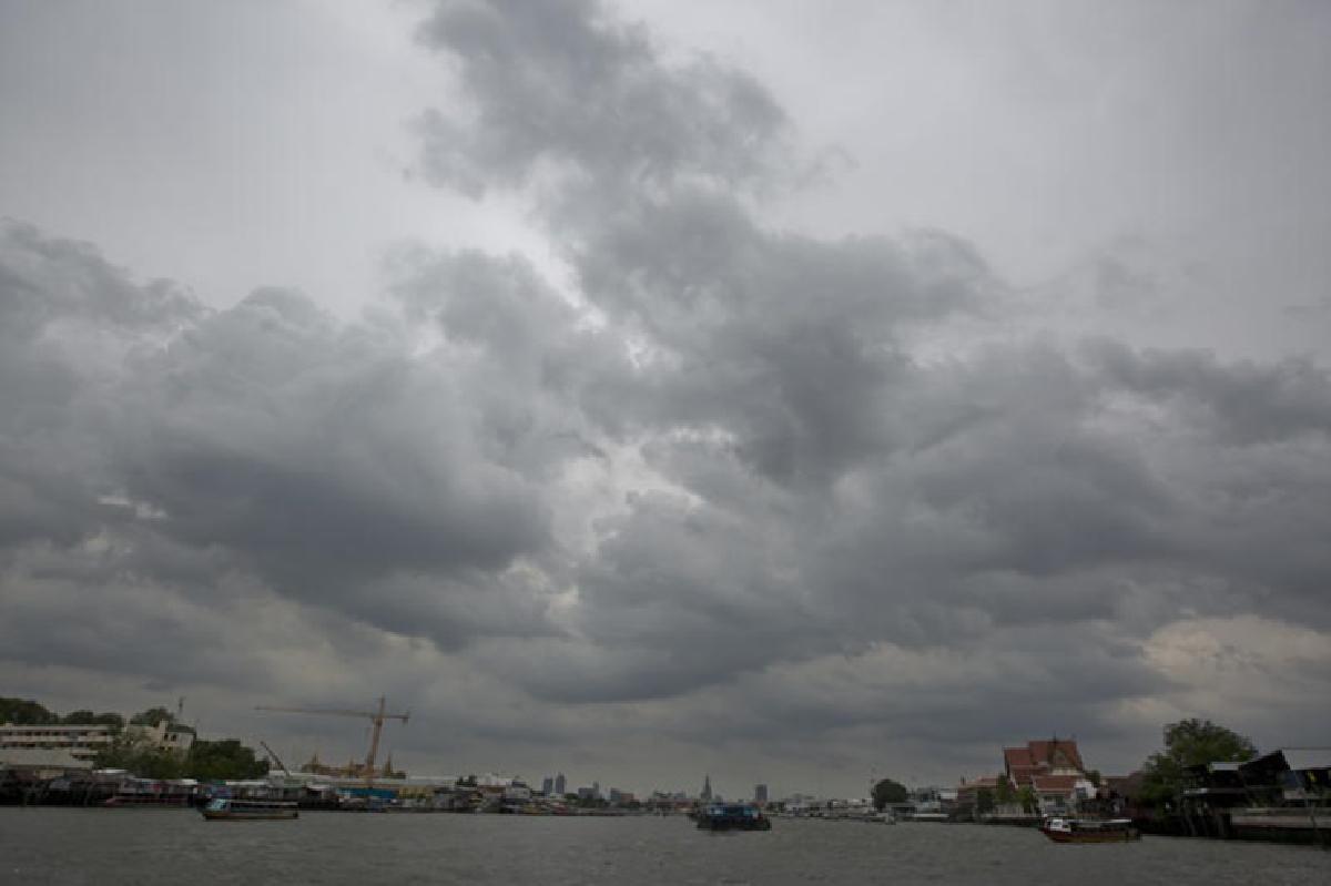 ไทยตอนบนยังมีฝนตก/ ตะวันออก ใต้ตกหนักบางแห่ง ไทยตอนบนยังมีฝนตก/ ตะวันออก ใต้ตกหนักบางแห่ง