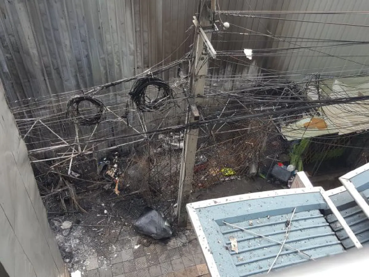 Scary looking fire at On Nut station at rush hour