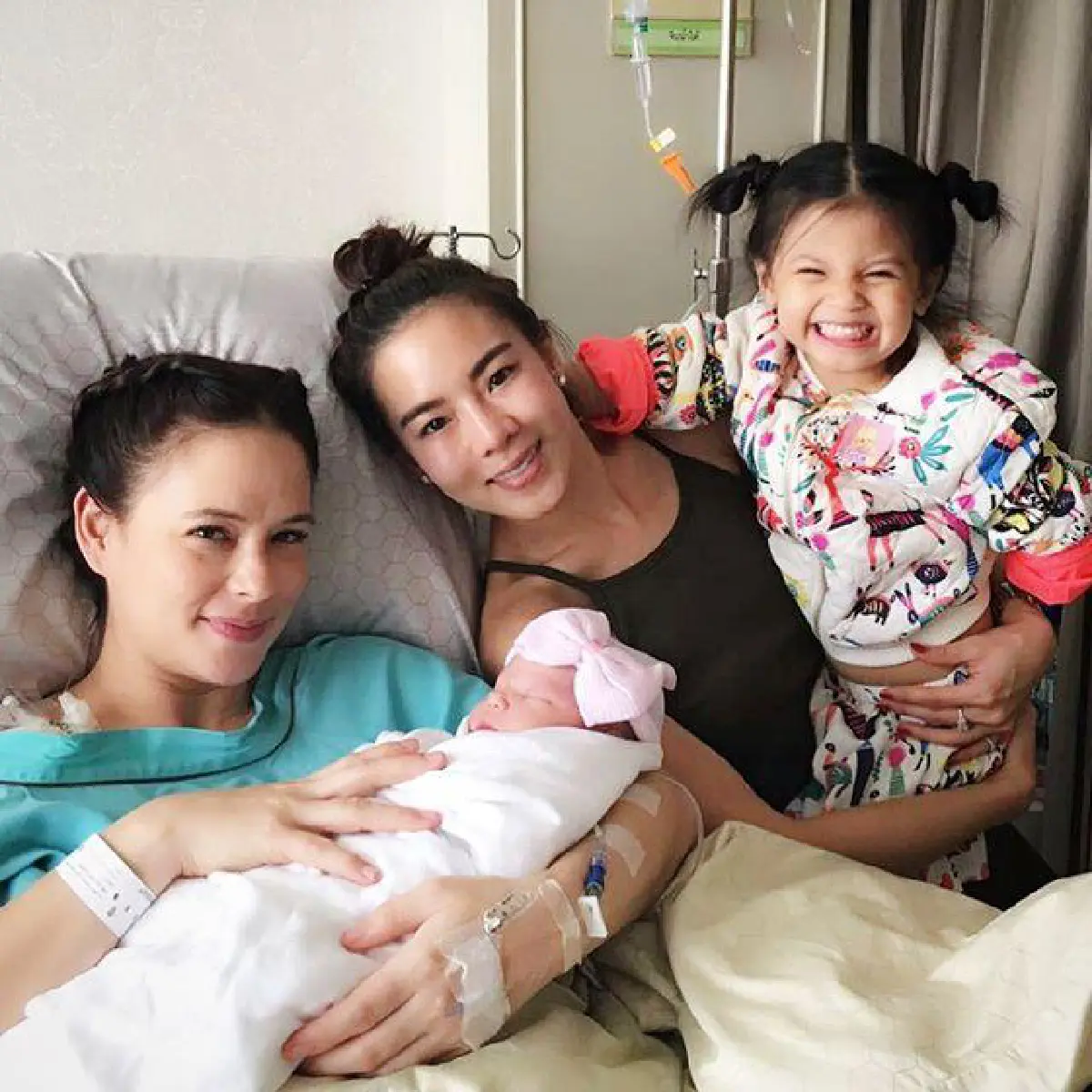 สุดอบอุ่น! แก๊งนางฟ้ารับขวัญหลาน น้องริชา ลูกสาว แอน-ภูริ