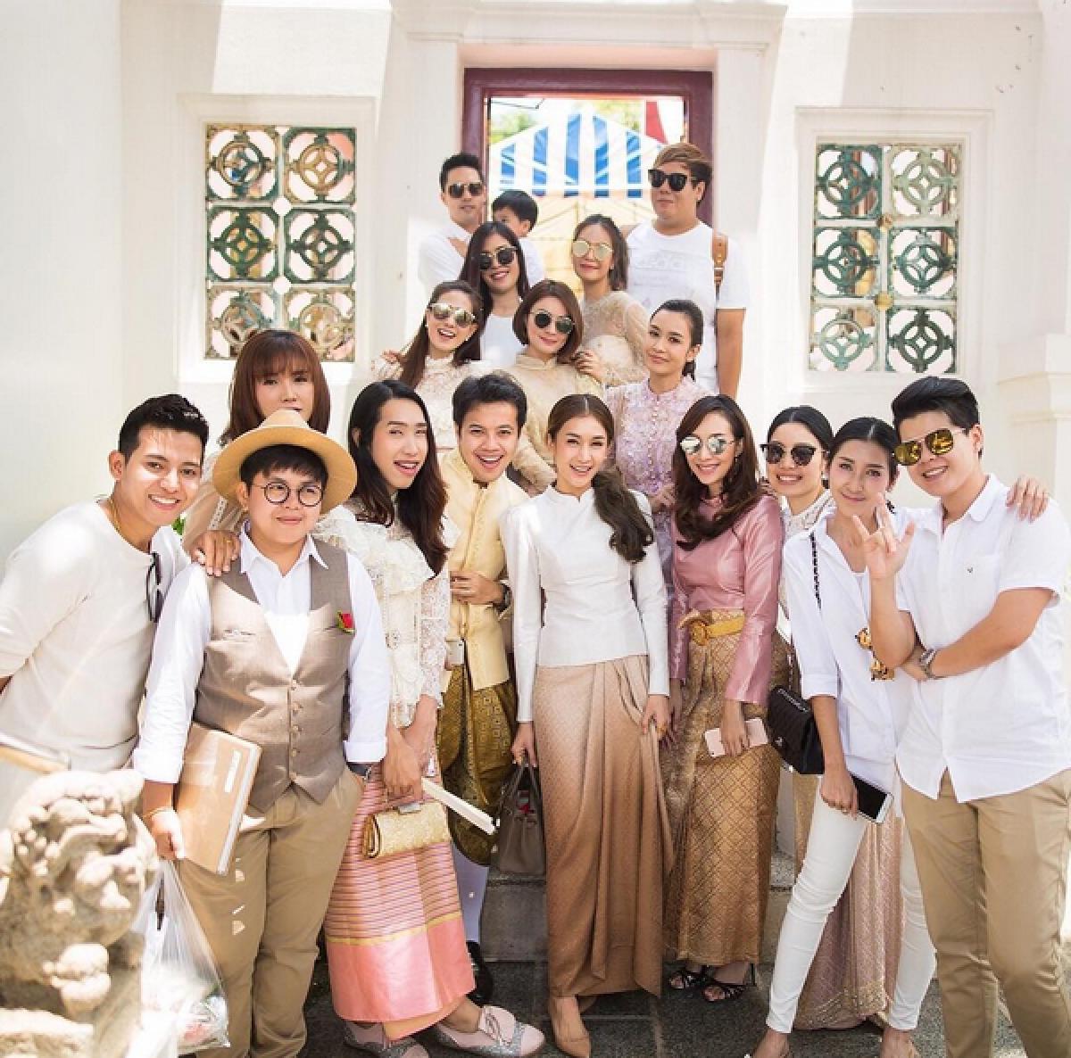 นึกว่างานหมั้น! เนย โชติกา แต่งชุดไทยเข้าวัดทำบุญวันเกิด