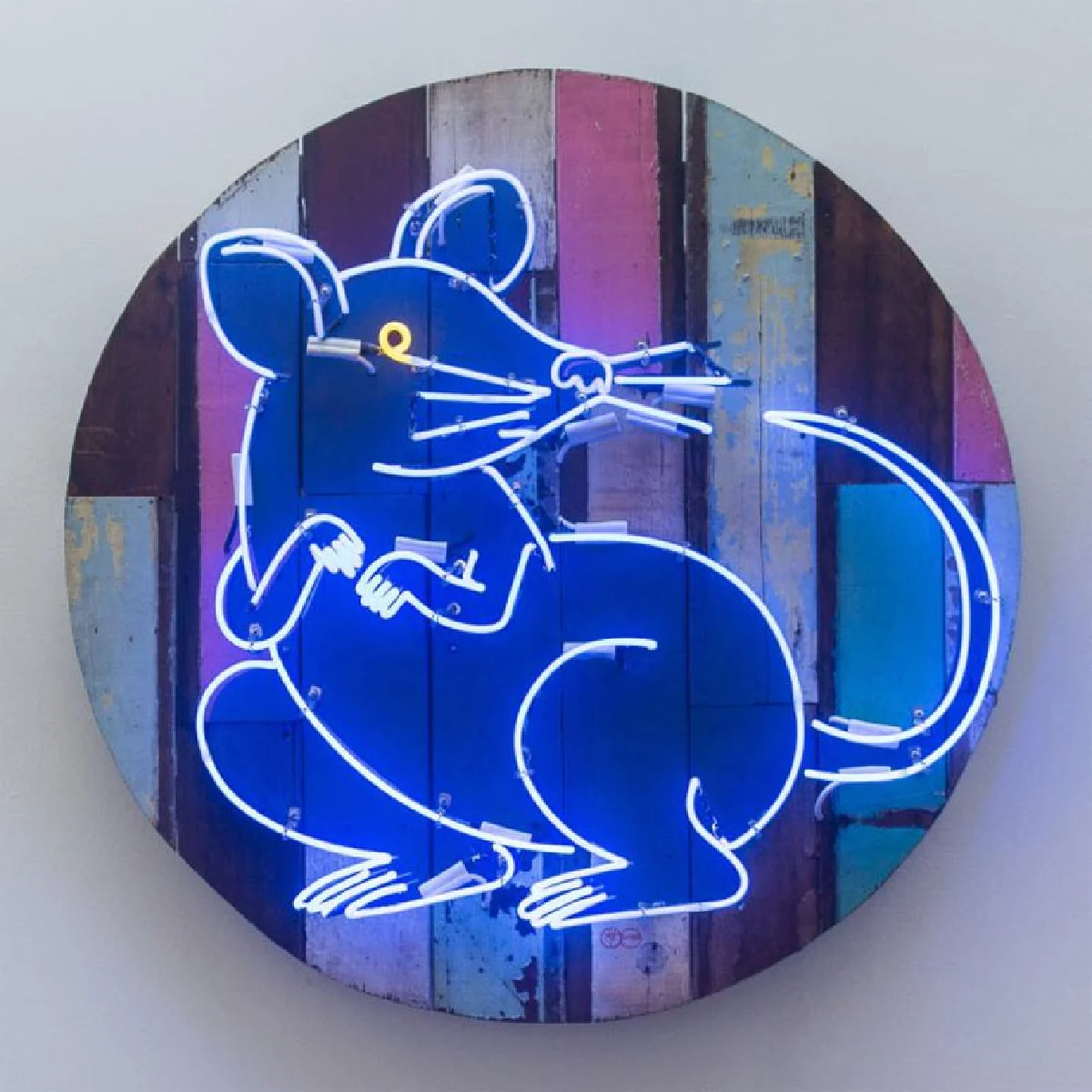 'สัตว์สโมสร' สุธี คุณาวิชยานนท์