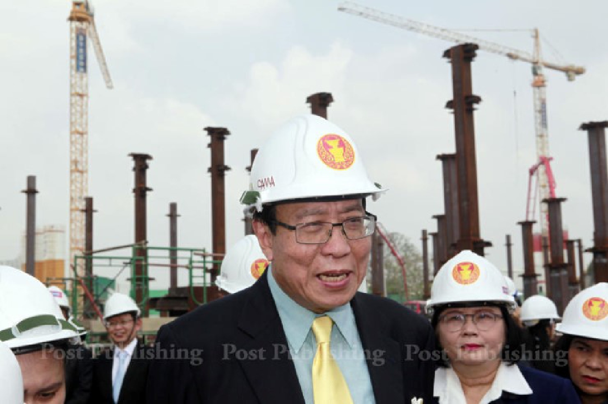 พรเพชรเตรียมถกเปลี่ยนแปลนรัฐสภาใหม่หลังเจอรุมค้านตัดไม้สัก พรเพชรเตรียมถกเปลี่ยนแปลนรัฐสภาใหม่หลังเจอรุมค้านตัดไม้สัก