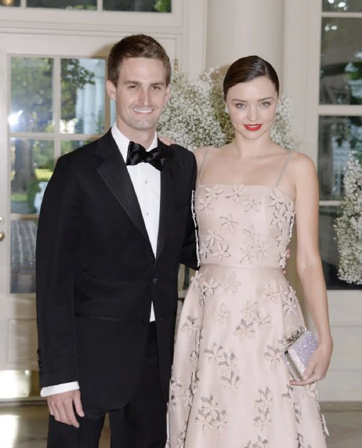 มิแรนด้า เคอร์ หมั้นมหาเศรษฐีหนุ่มเจ้าของ Snapchat แล้ว