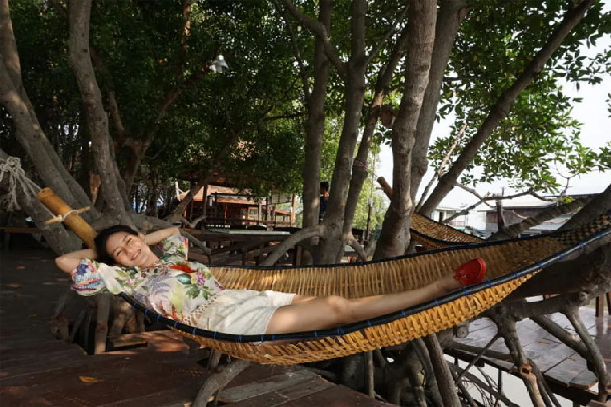 ชล วจนานนท์ การเดินทางคือหนังสือที่ไม่มีตอนจบ