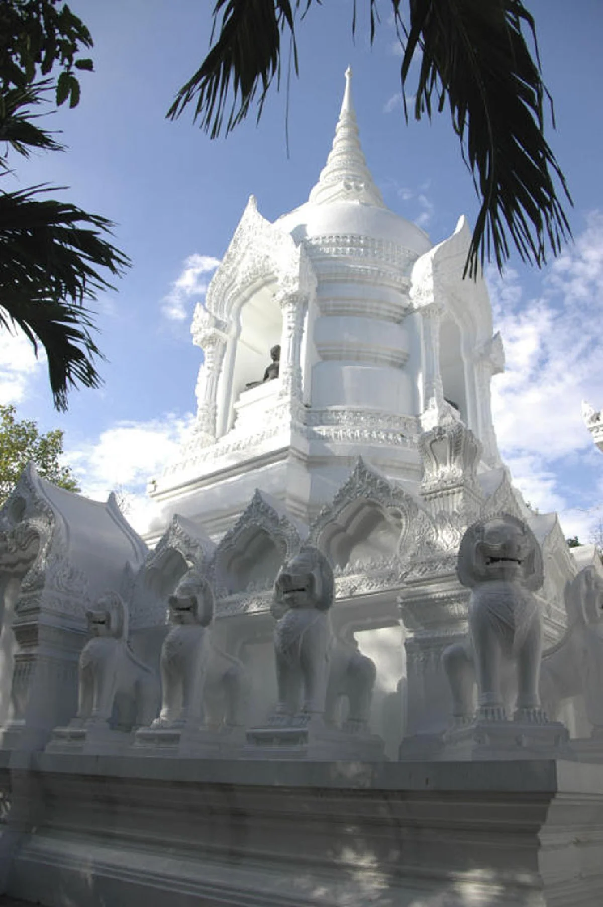 เลียบท่าวาสุกรี เยือนวัดราชาธิวาสฯ