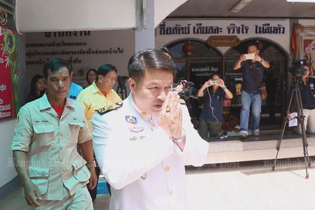 Strip journalist: Politician makes bad situation worse