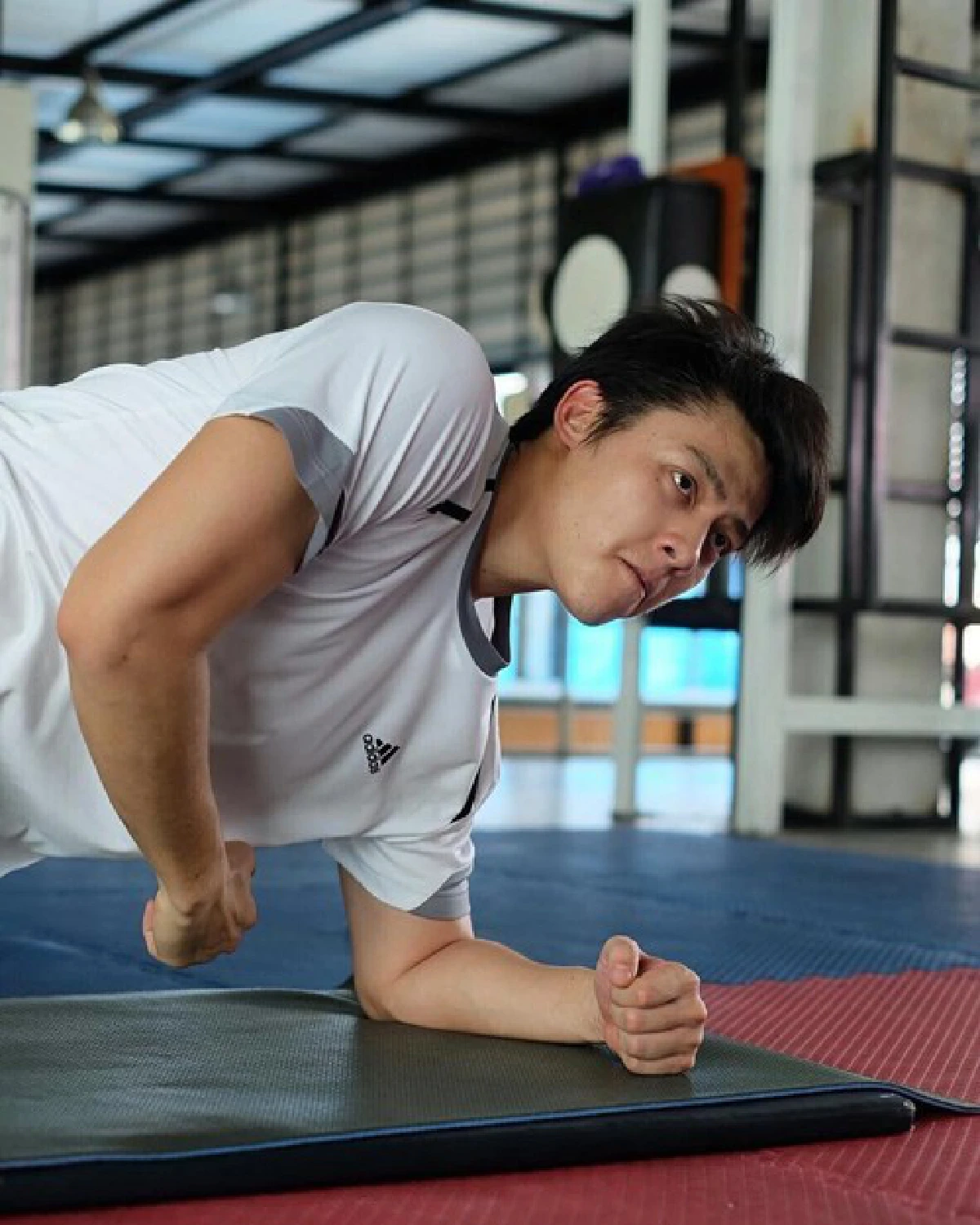 น้ำลายหก! หมาก ปริญ อวดหุ่นล่ำโชว์ซิกแพคแซ่บเว่อร์