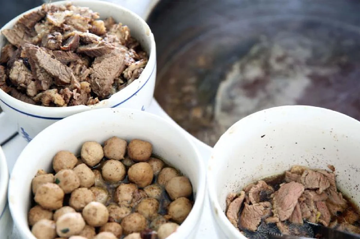 ลุงจุนก๋วยเตี๋ยวเรือรสเจ็บ